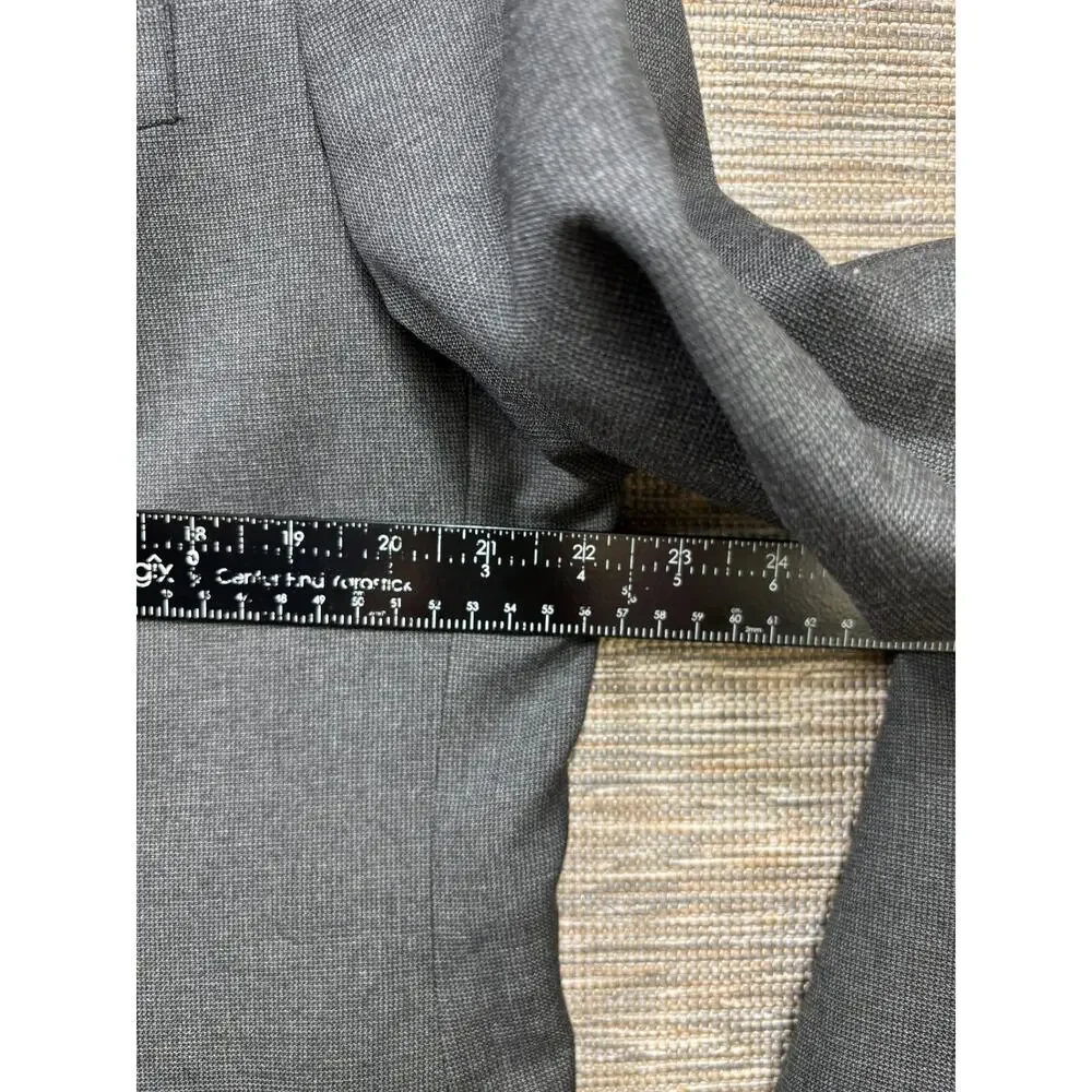 Banana Republic Blazer Men’s Size 44R Gray Ckeck Two Button Sport Coat